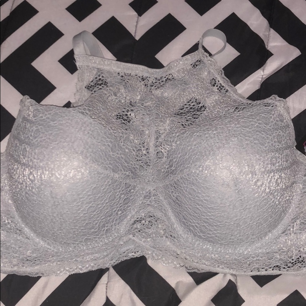 High neck w/ mesh insert bra! Size 40C.